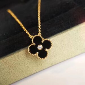 Van Cleef & Arpels floral jewelry gold