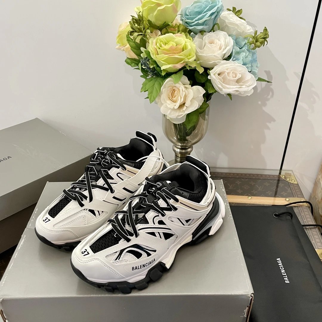 Balenciaga sneakers black