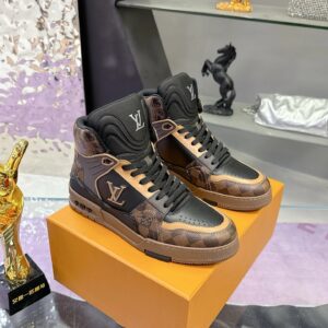 Louis Vuitton sneakers black