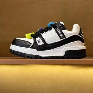 Louis Vuitton sneakers black