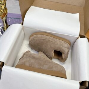 Louis Vuitton slides brown