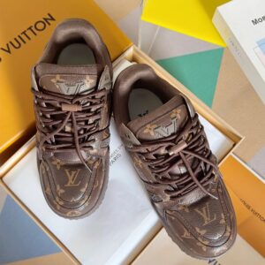 Louis Vuitton sneakers orange