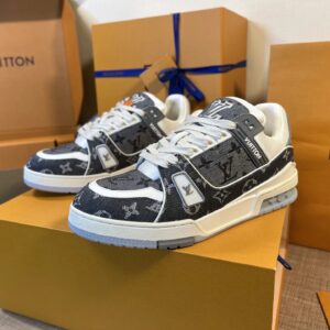 Louis Vuitton sneakers orange