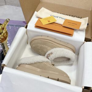 Louis Vuitton slides white